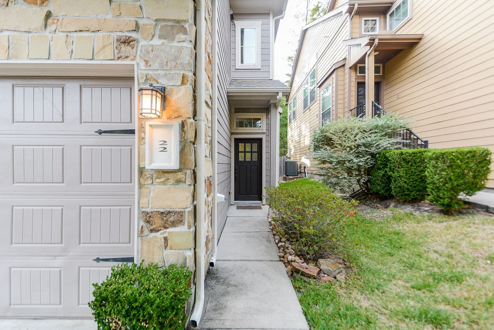 The Woodlands Townhome: 22 Cheswood Manor Drive