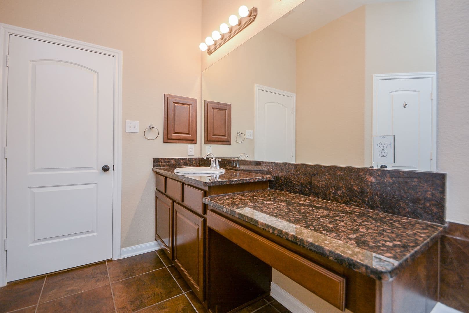 The Woodlands Townhome: 22 Cheswood Manor Drive