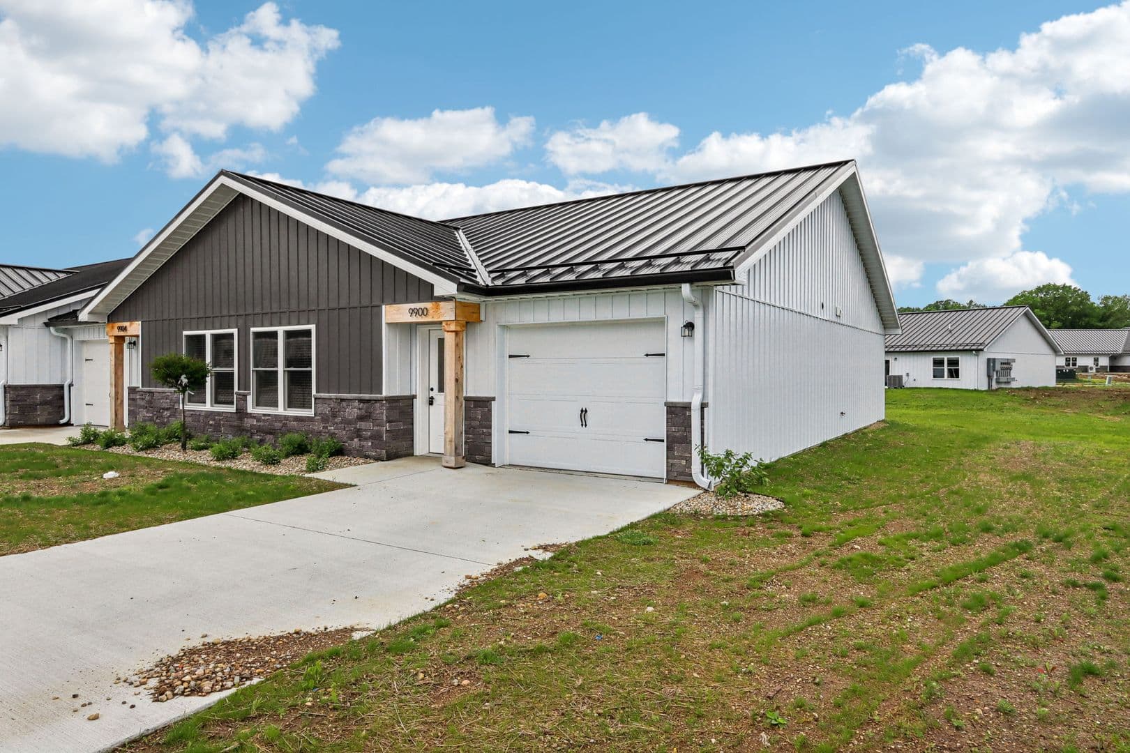 Yorktown Townhome: 9860 W. Smith St