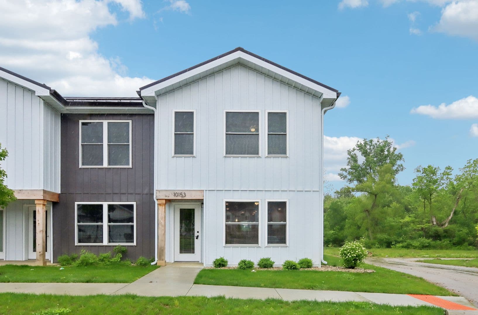 Yorktown Townhome: 9860 W. Smith St