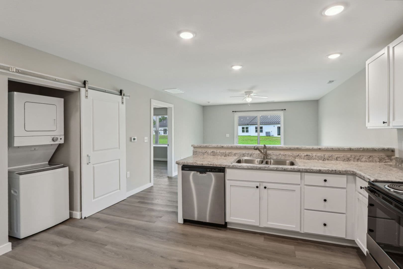 Yorktown Townhome: 9860 W. Smith St