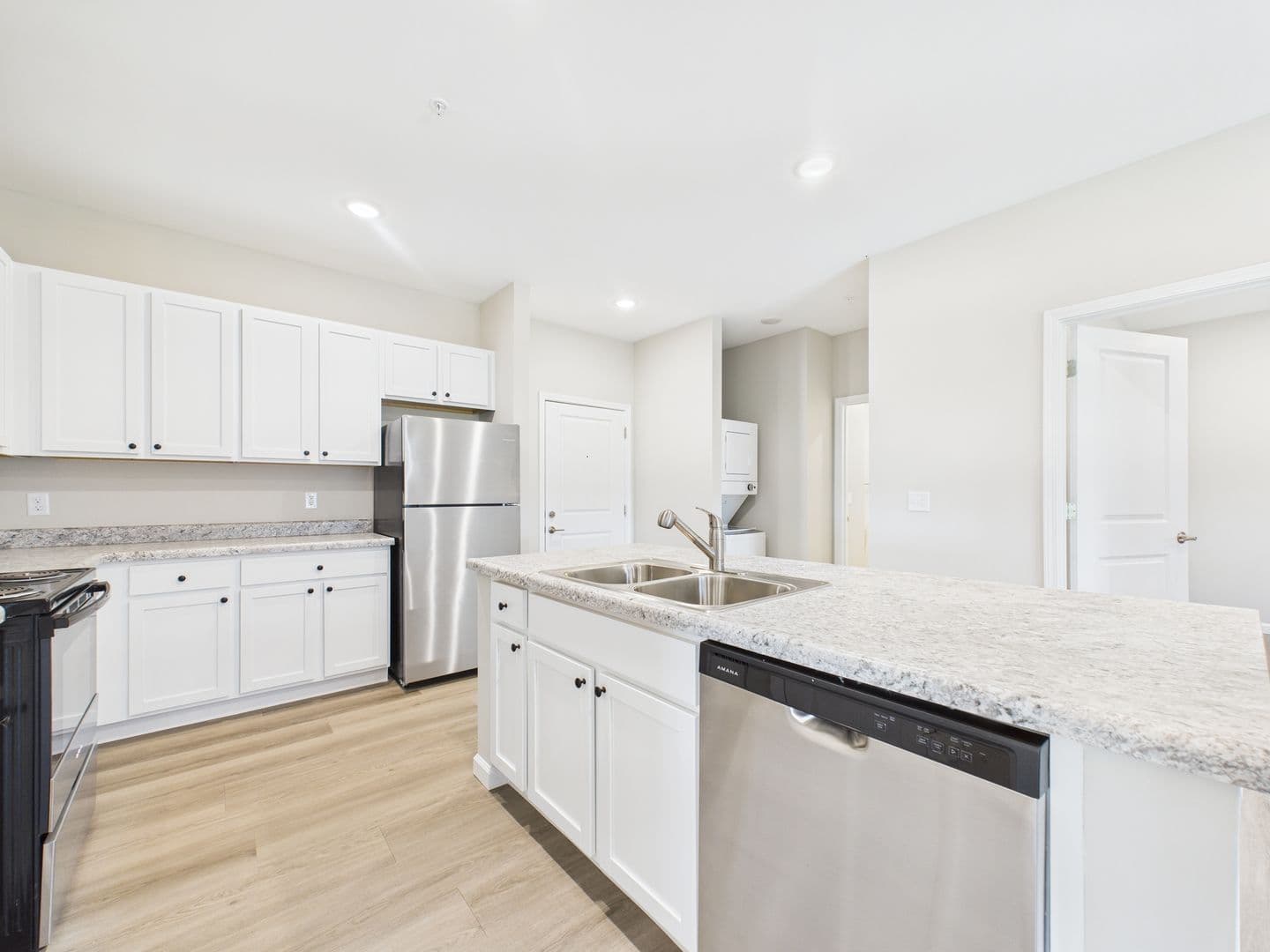 Yorktown Townhome: 9860 W. Smith St