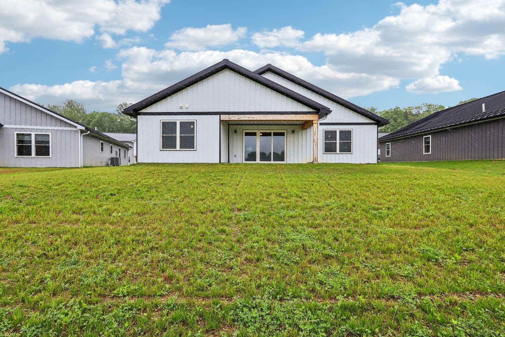 Yorktown Townhome: 9860 W. Smith St
