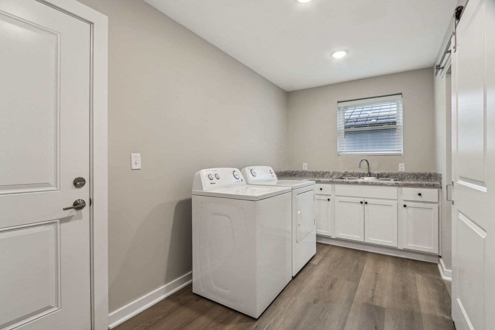 Yorktown Townhome: 9860 W. Smith St