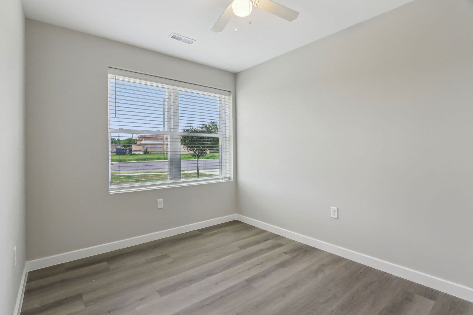 Yorktown Townhome: 9860 W. Smith St
