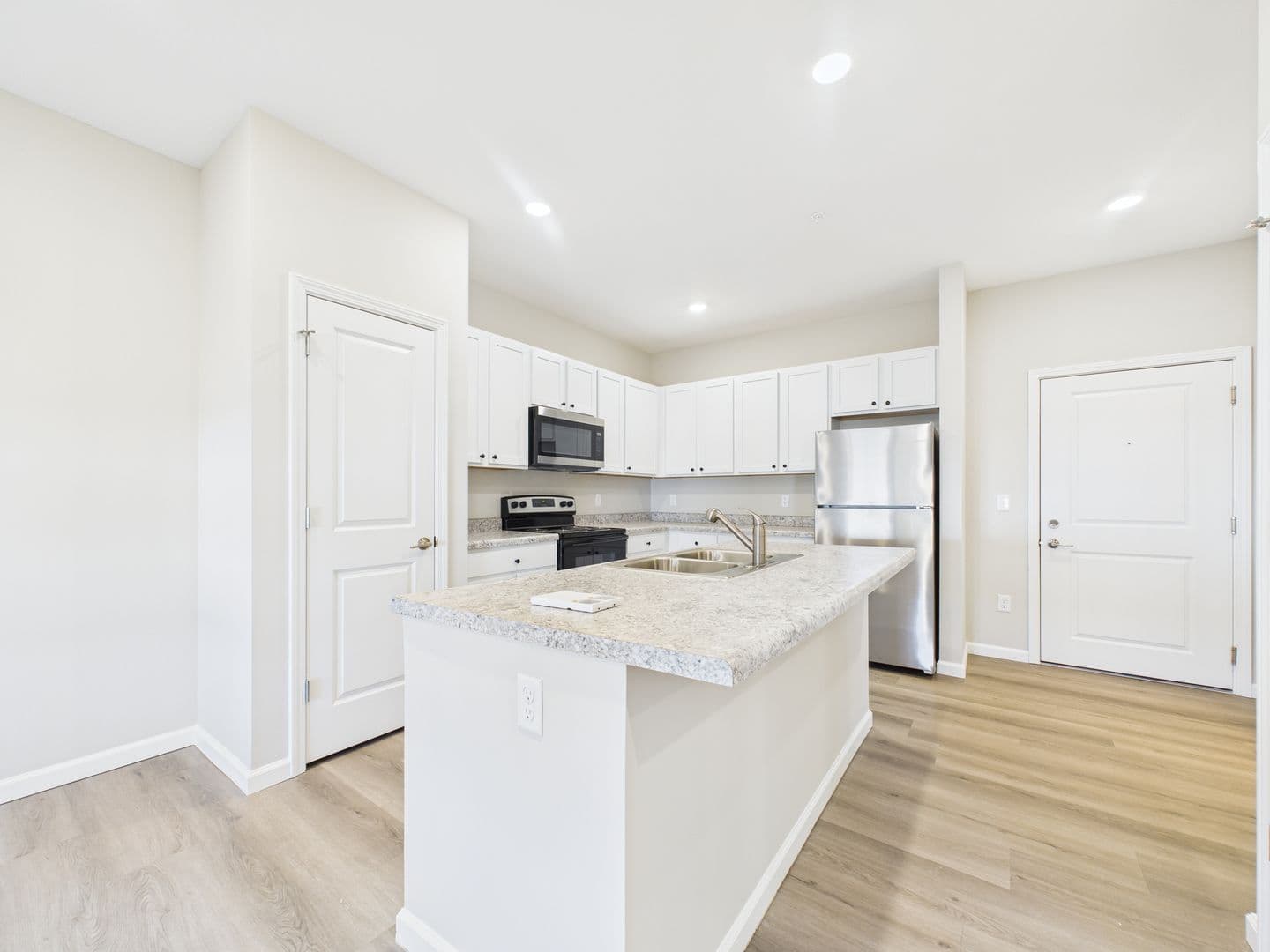 Yorktown Townhome: 9860 W. Smith St