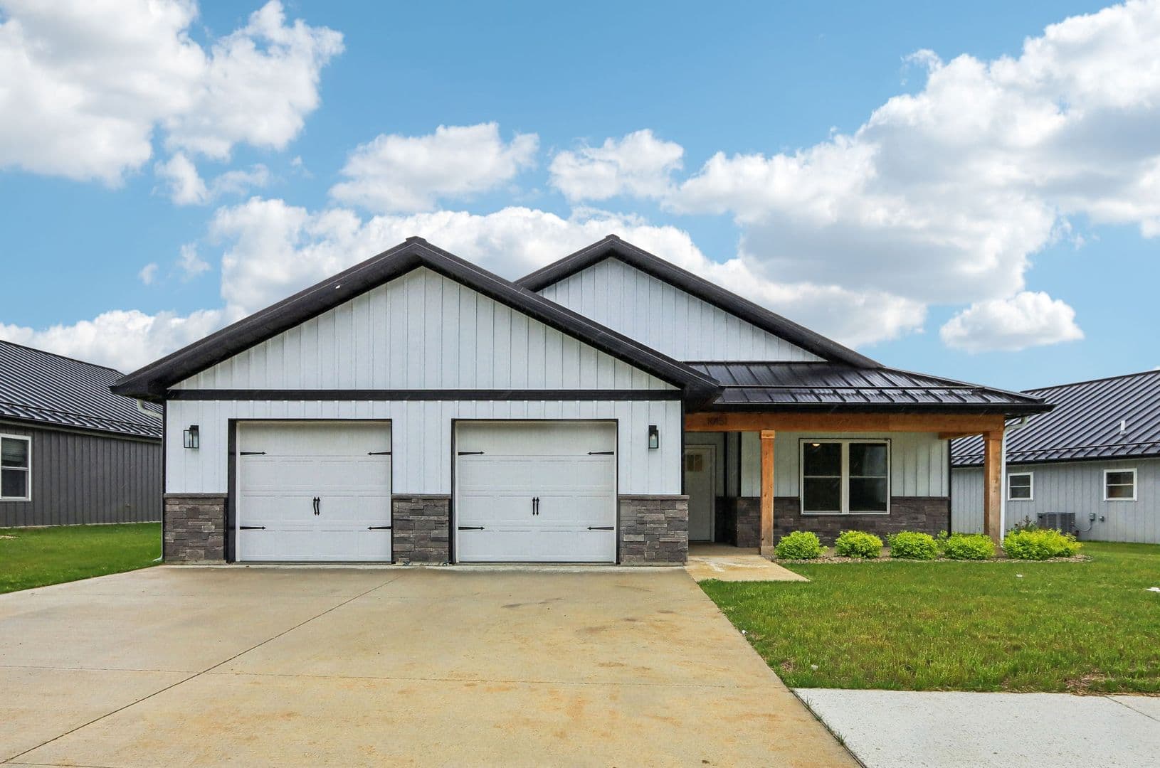 Yorktown Townhome: 9860 W. Smith St