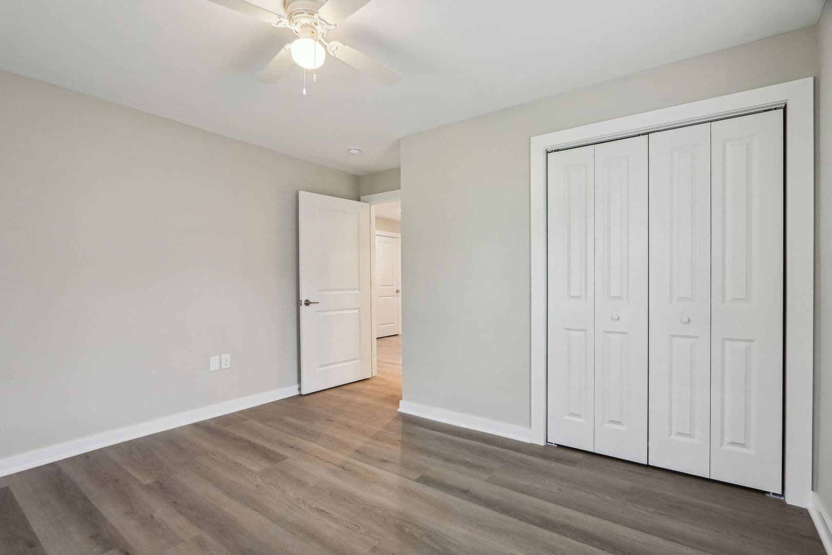Yorktown Townhome: 9860 W. Smith St