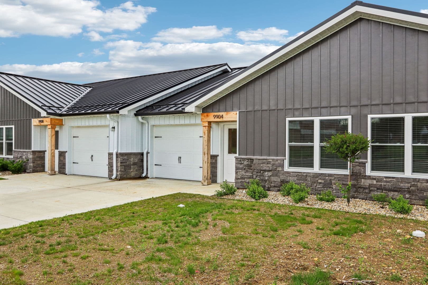Yorktown Townhome: 9860 W. Smith St