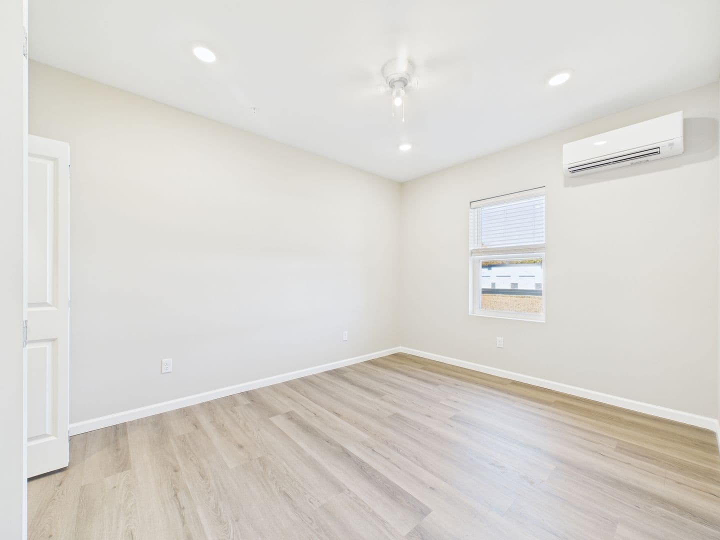 Yorktown Townhome: 9860 W. Smith St