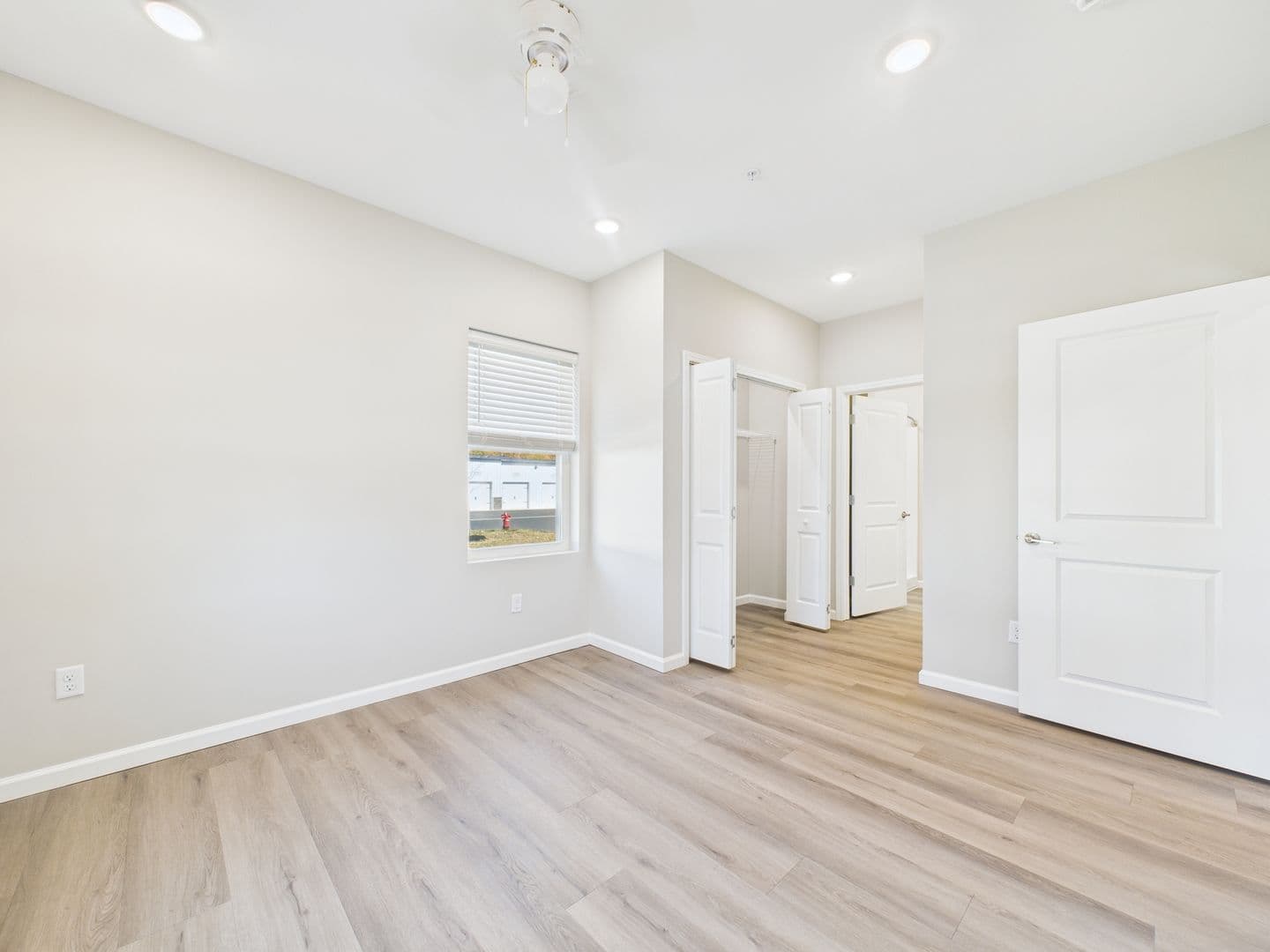 Yorktown Townhome: 9860 W. Smith St