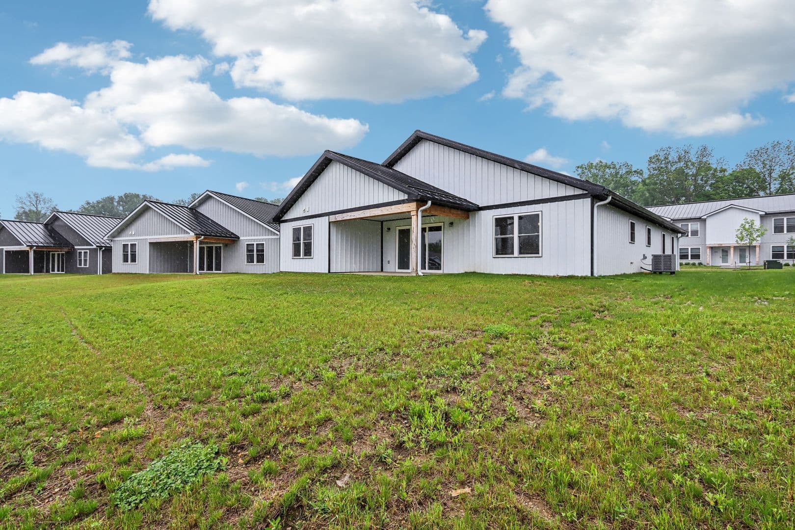 Yorktown Townhome: 9860 W. Smith St