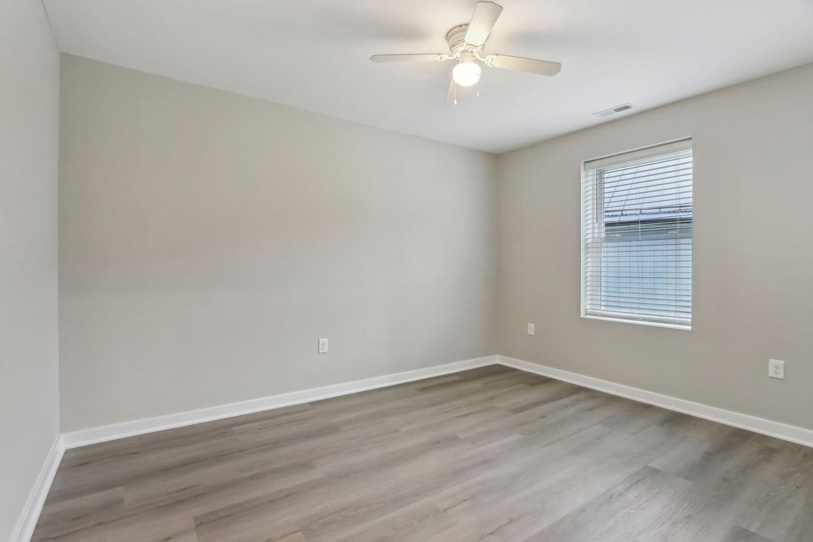 Yorktown Townhome: 9860 W. Smith St