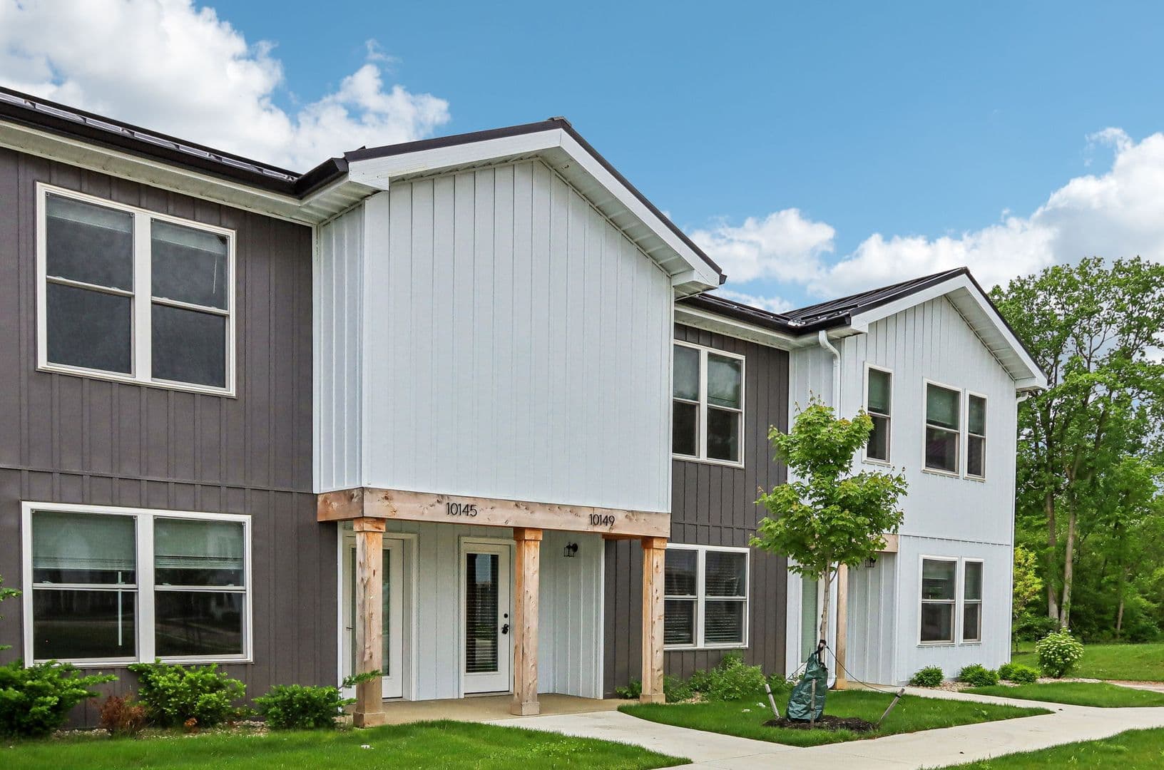 Yorktown Townhome: 9860 W. Smith St