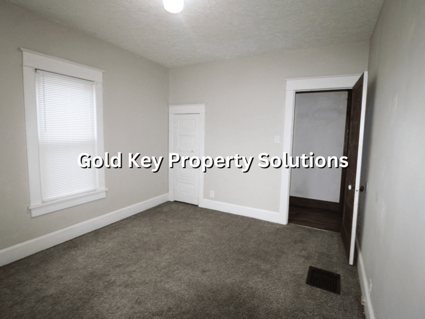 Muncie Apartment: 815 N Elm St