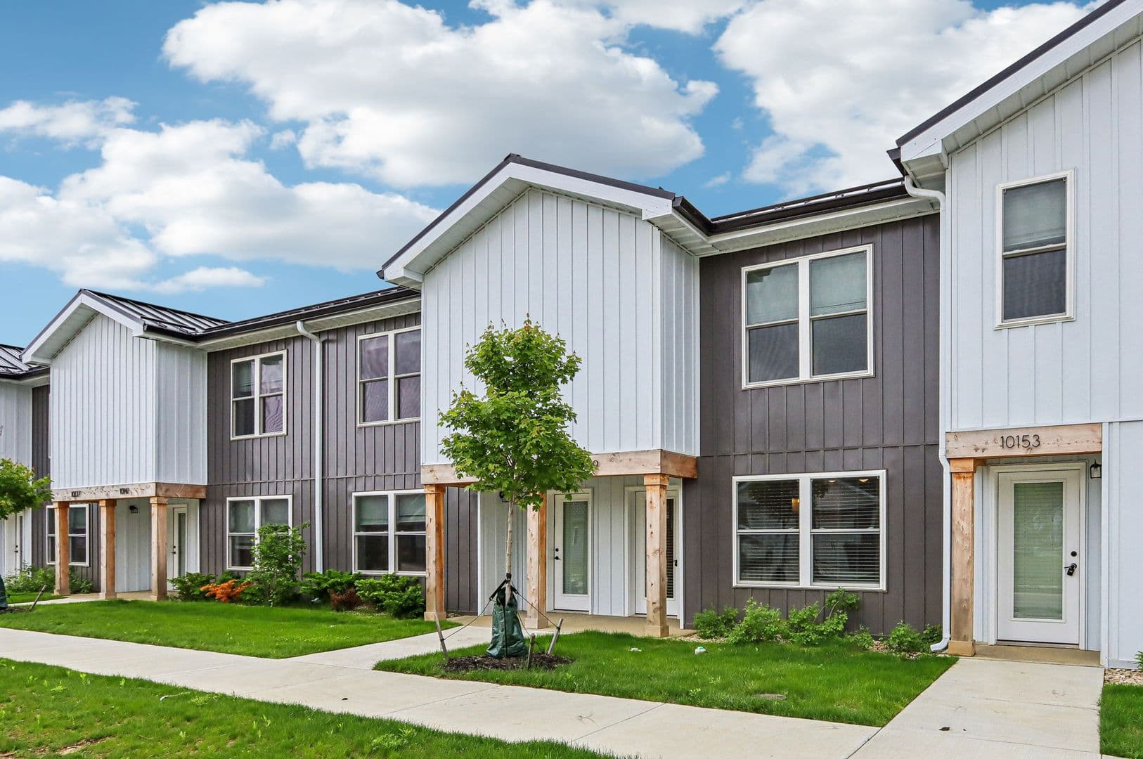 Yorktown Townhome: 9860 W. Smith St