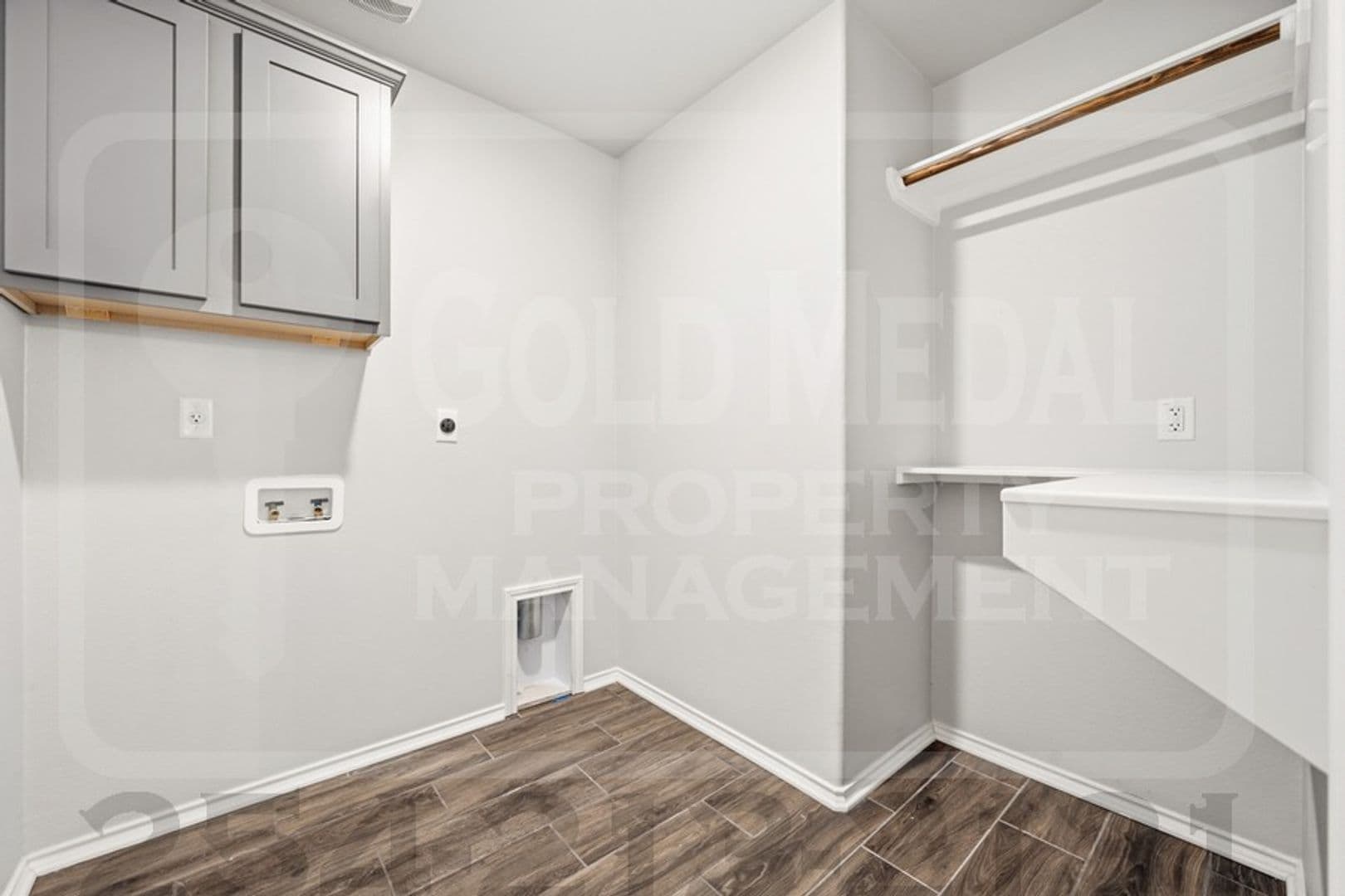 Temple House: 6112 Monza Dr