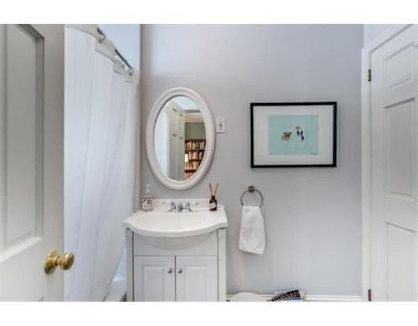 Salem Apartment: 28 Forrester Street