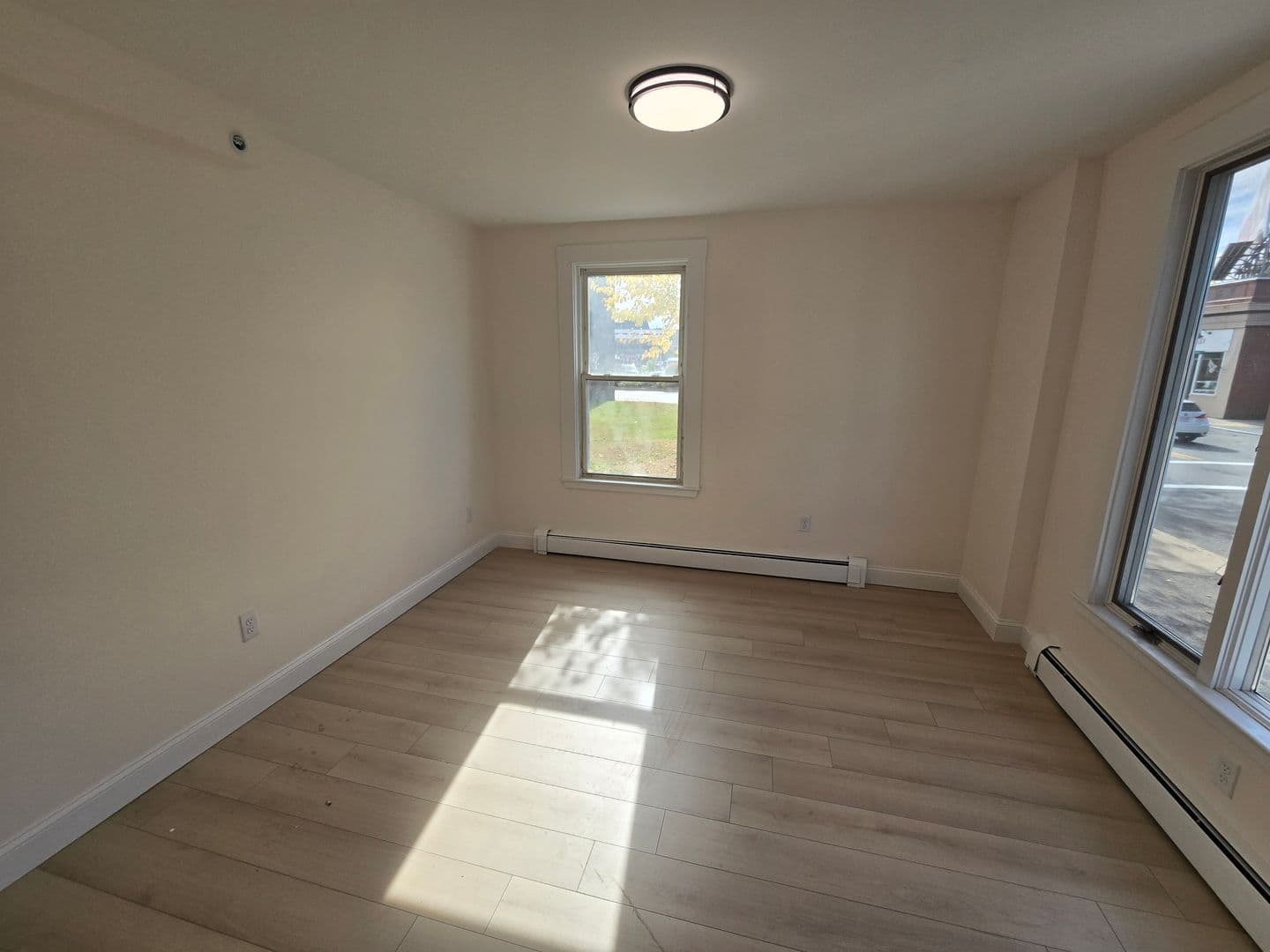 Beverly Apartment: 297-299 Cabot Street