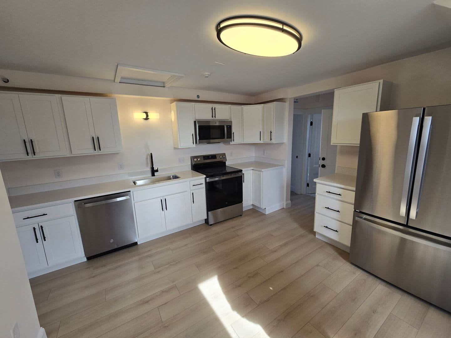Beverly Apartment: 297-299 Cabot Street