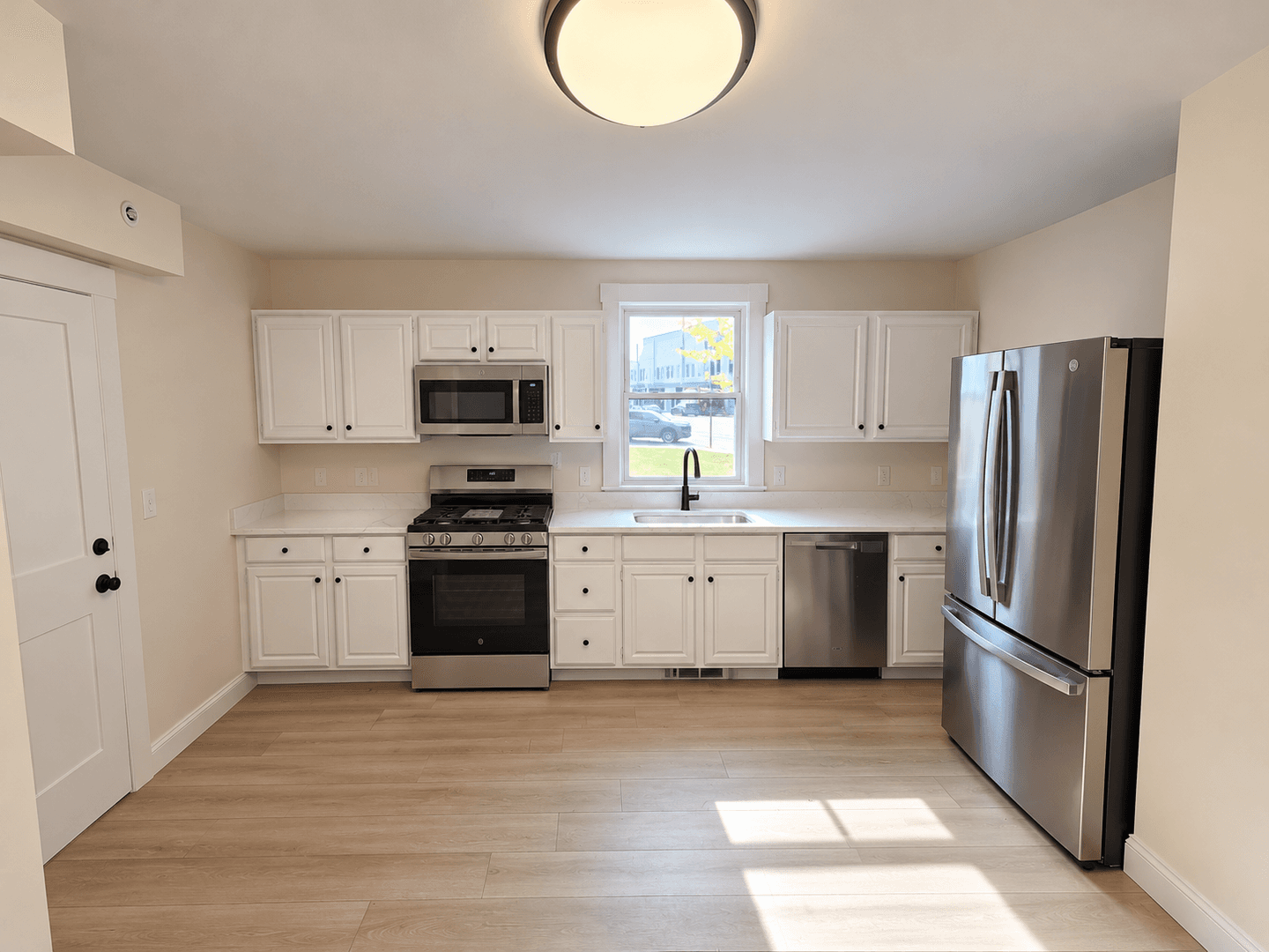 Beverly Apartment: 297-299 Cabot Street