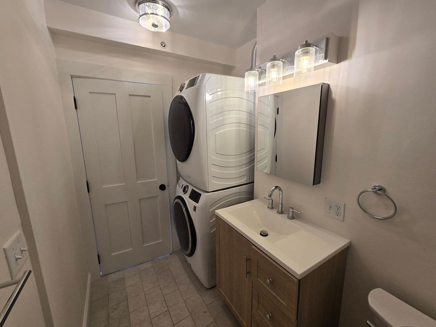 Beverly Apartment: 297-299 Cabot Street