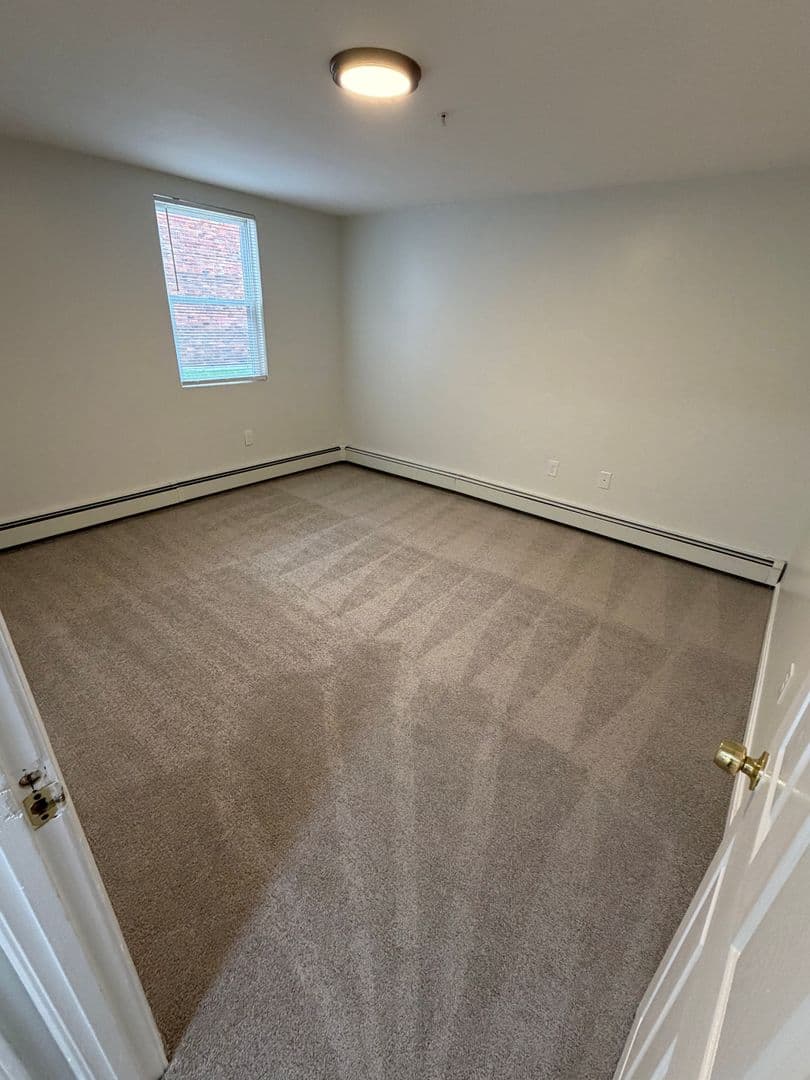 Lowell Apartment: 61 Park Ave West