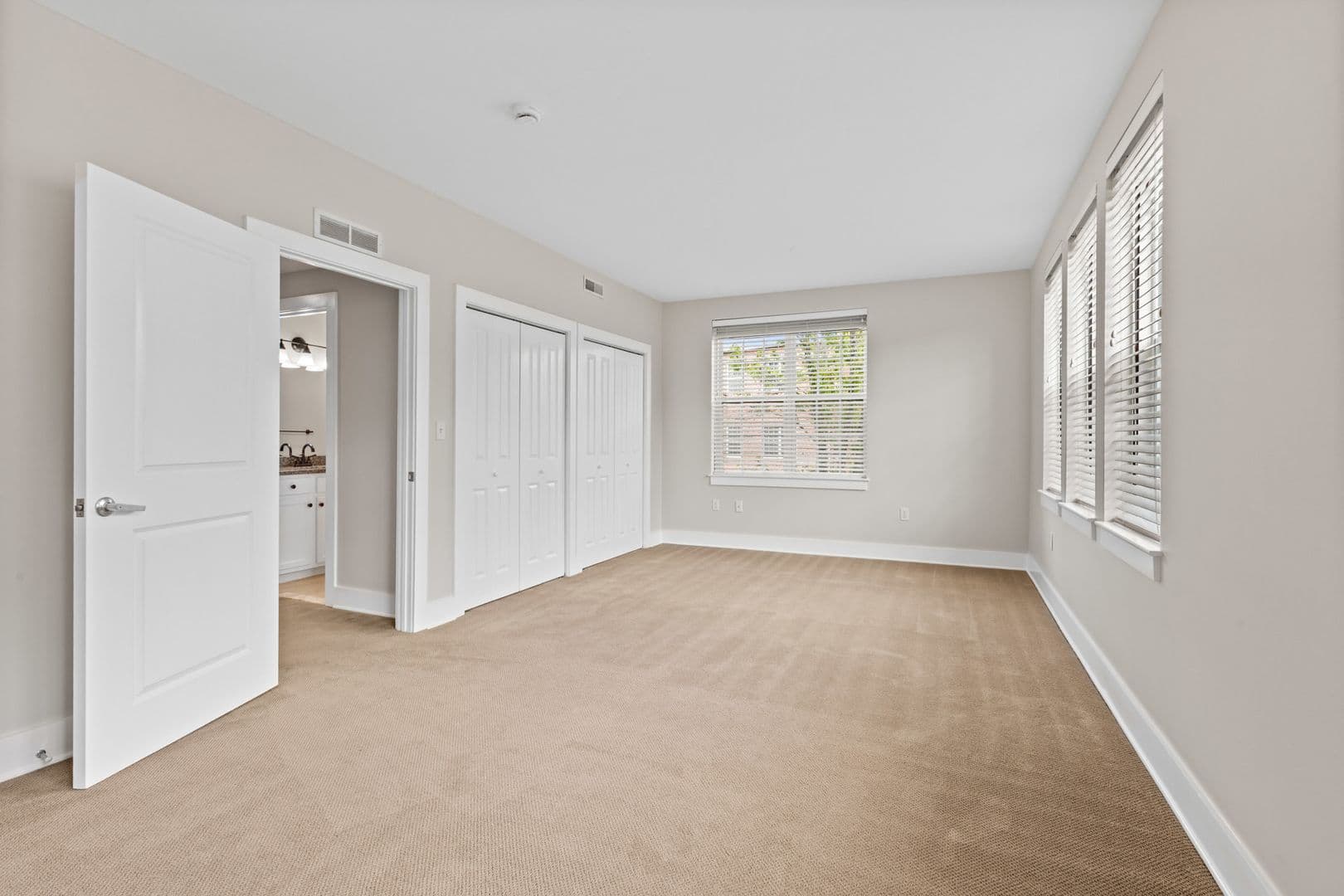 Andover House: 2 Powder Mill Sq. #1