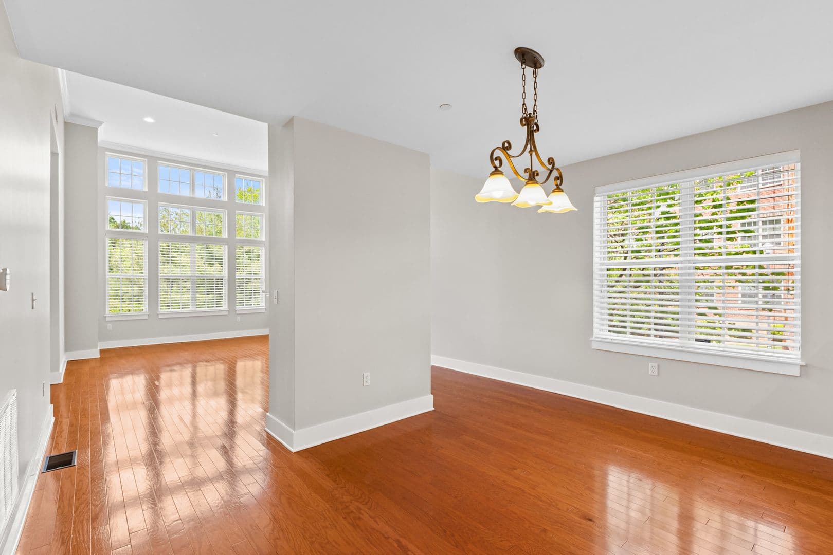Andover House: 2 Powder Mill Sq. #1