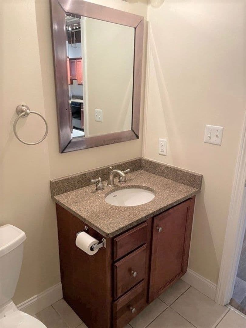 Haverhill Apartment: 11 Villa Street