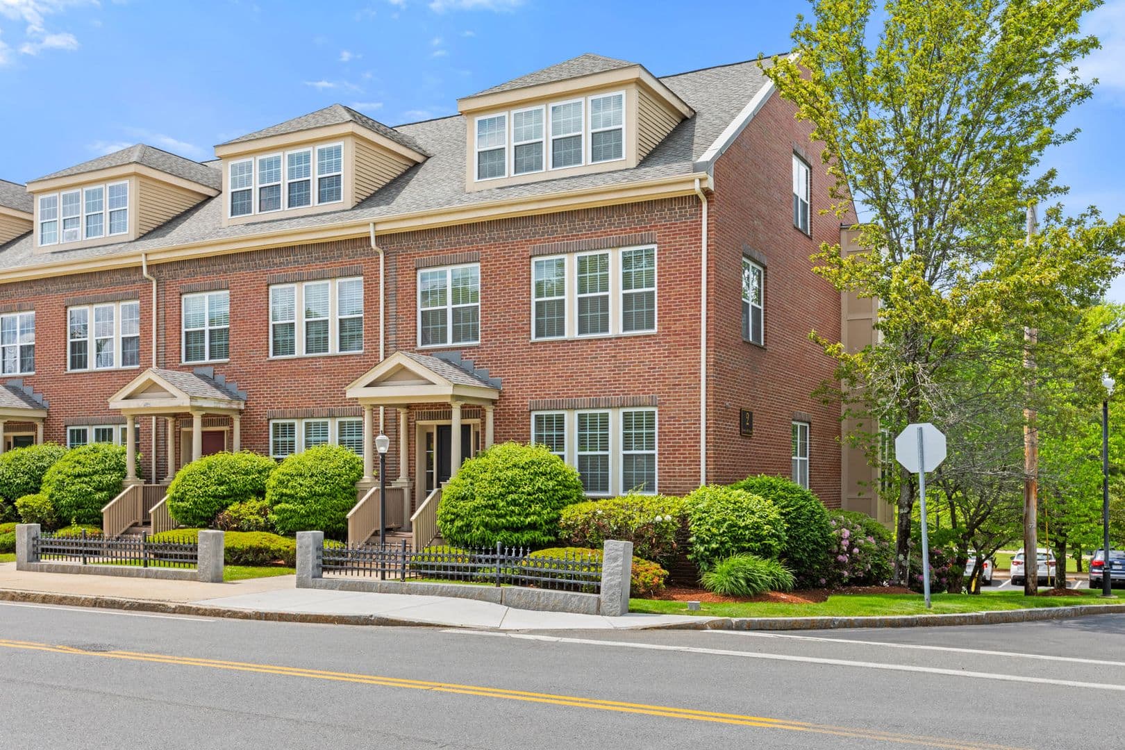 Andover House: 2 Powder Mill Sq. #1