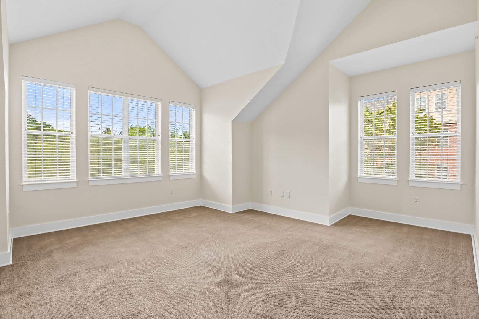 Andover House: 2 Powder Mill Sq. #1