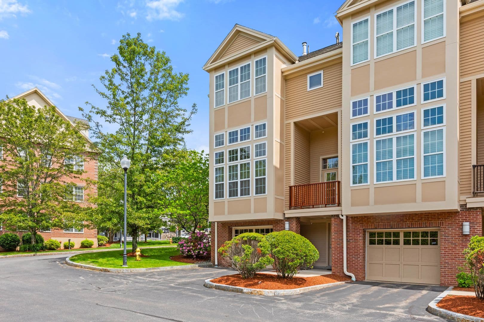 Andover House: 2 Powder Mill Sq. #1