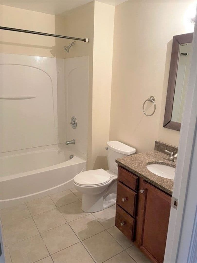Haverhill Apartment: 11 Villa Street
