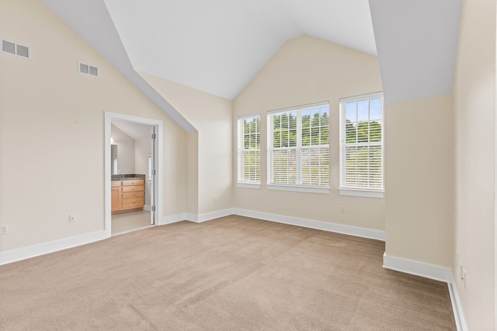 Andover House: 2 Powder Mill Sq. #1