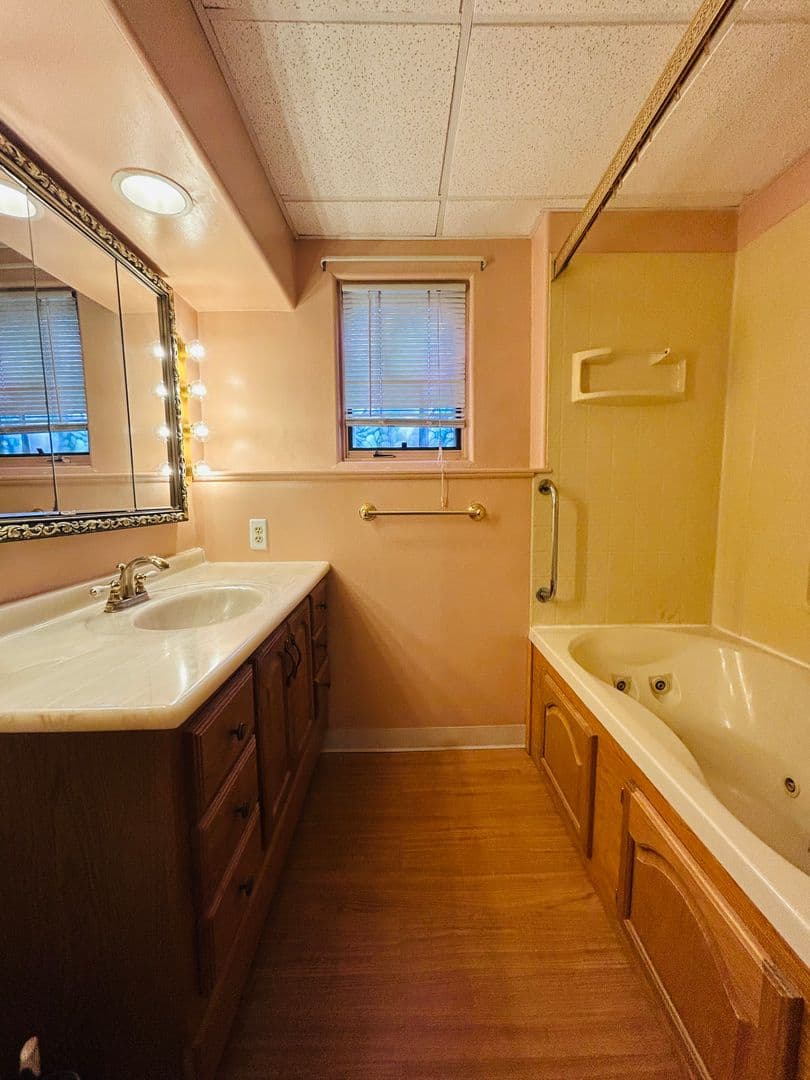 North Pole Apartment: 3273 Cache Way