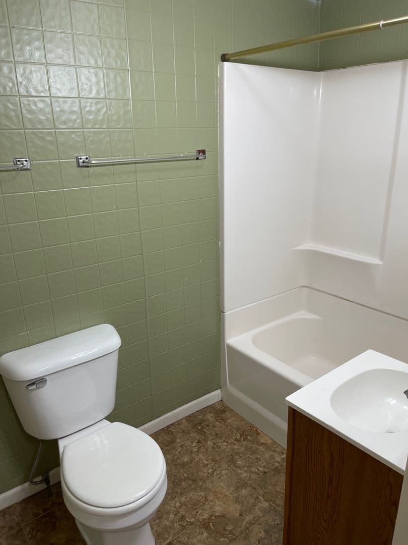 Oshkosh Apartment: 509 High Ave