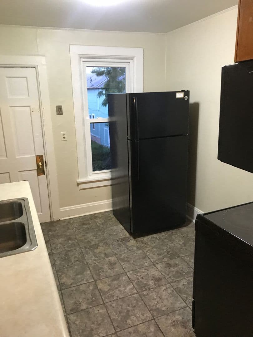 Oshkosh Apartment: 642 Jackson