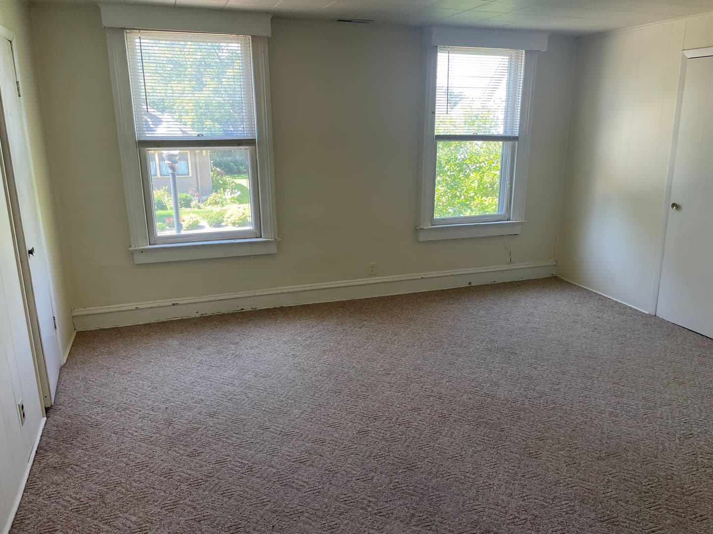 Oshkosh Apartment: 612 Jackson