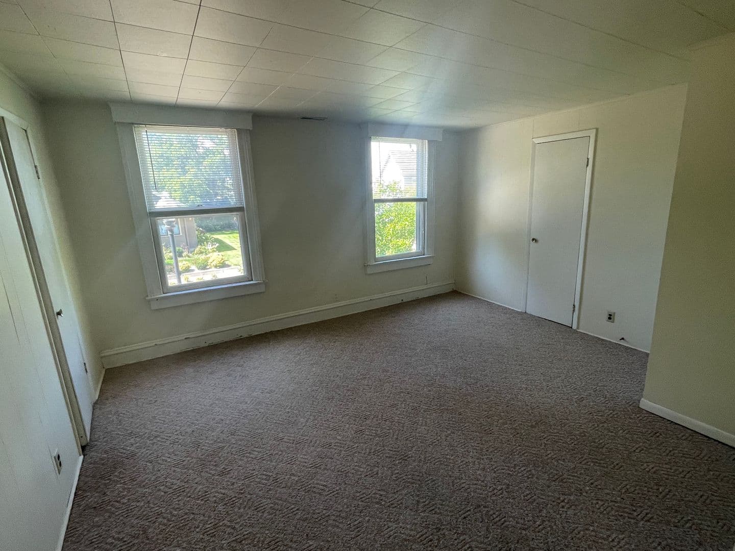 Oshkosh Apartment: 612 Jackson