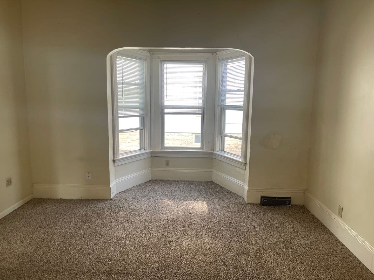 Oshkosh House: 514 W Lincoln