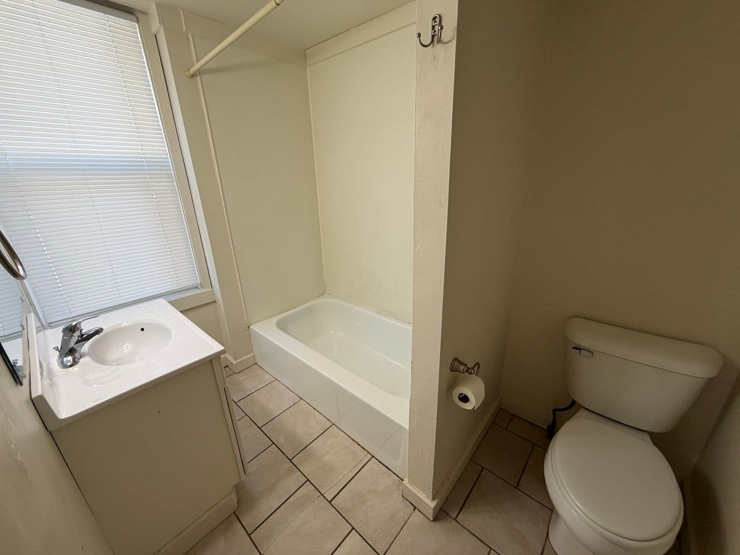 Oshkosh Apartment: 621 Jackson Street