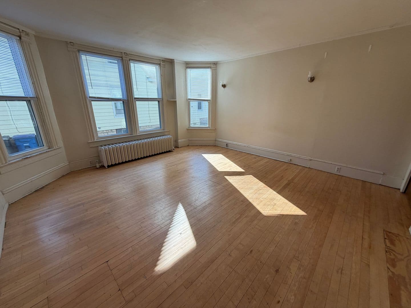 Oshkosh Apartment: 621 Jackson Street