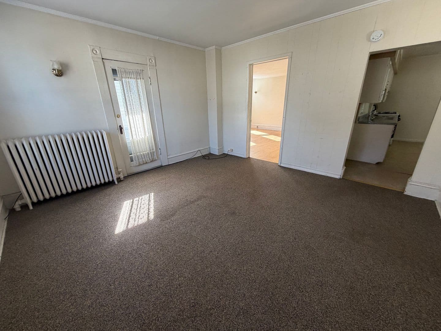 Oshkosh Apartment: 621 Jackson Street