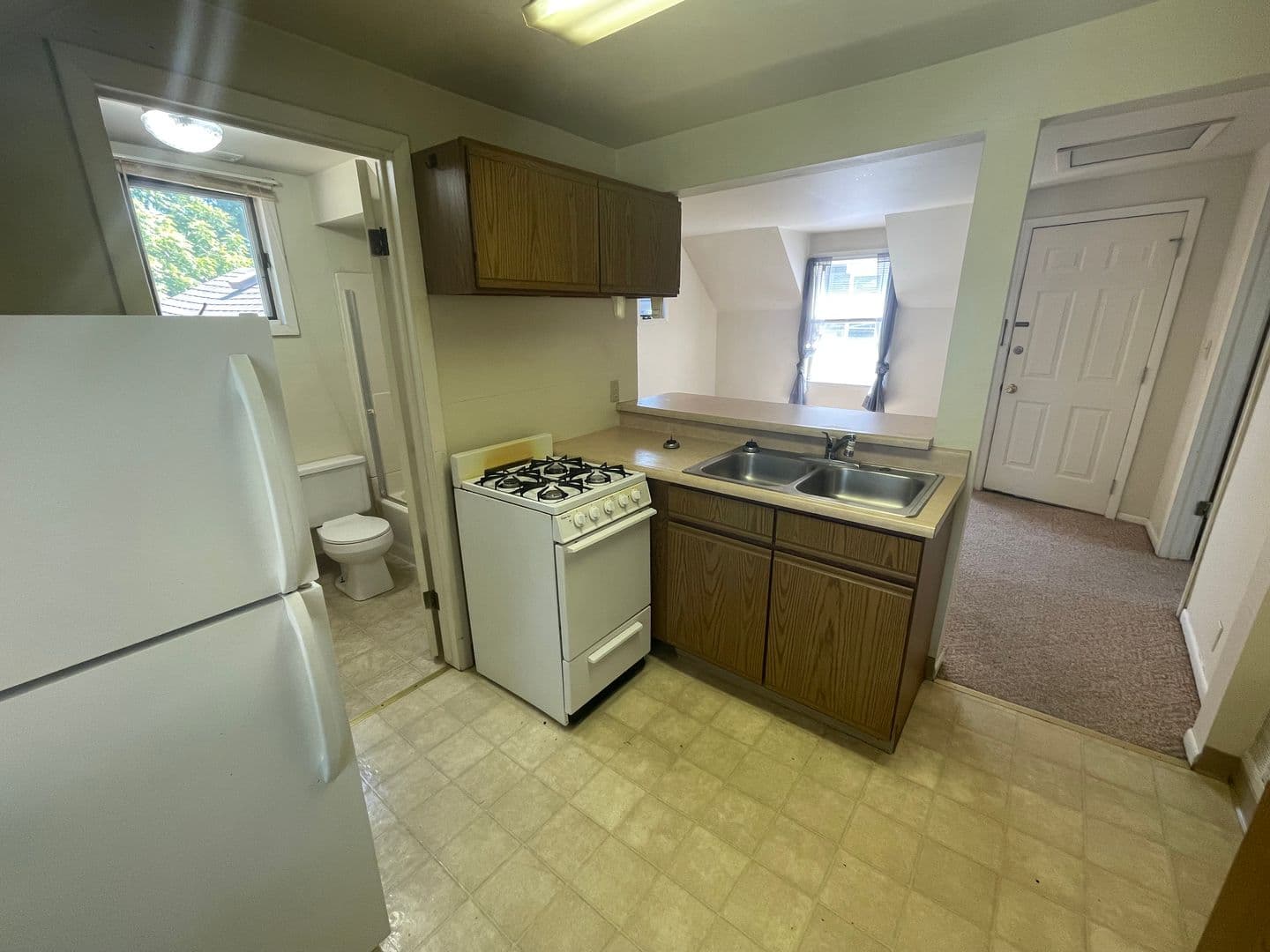Oshkosh Apartment: 612 Jackson