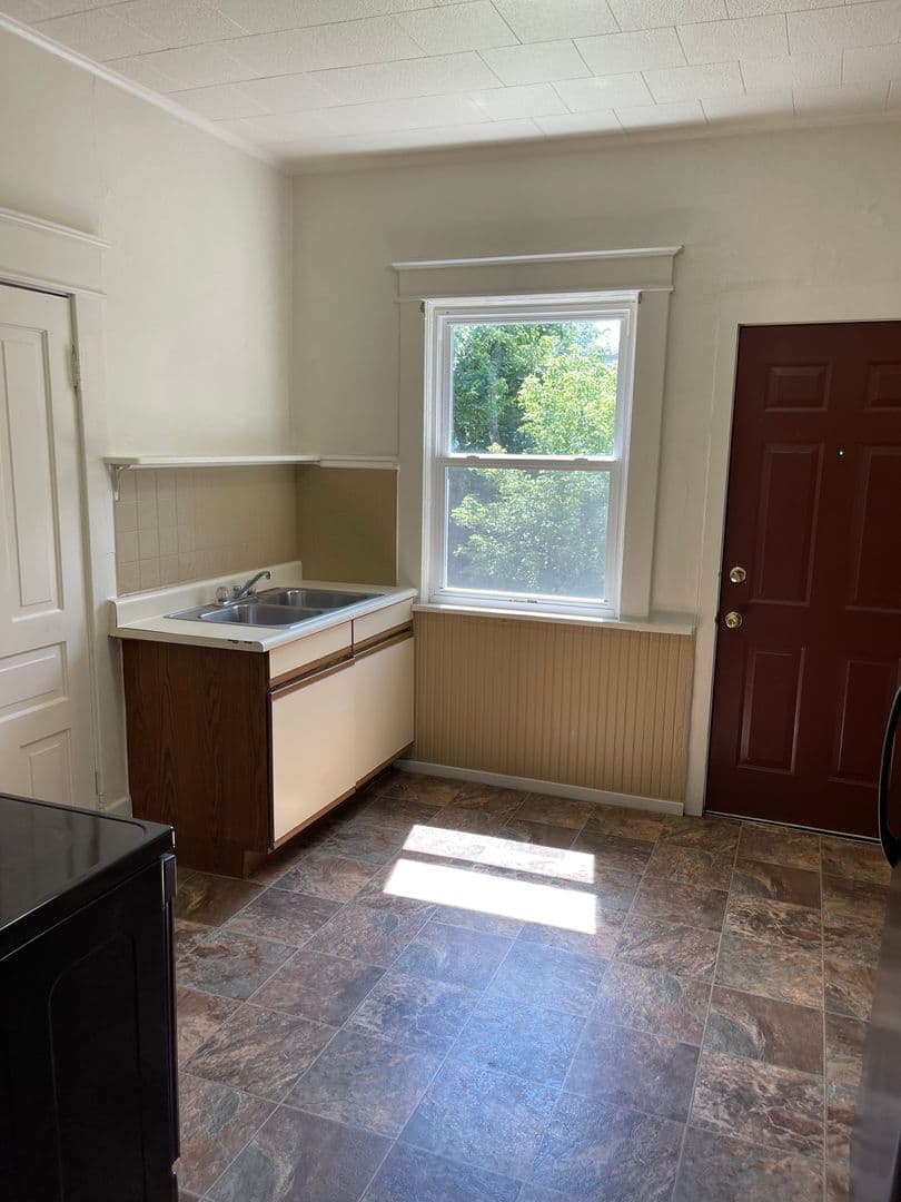 Oshkosh Apartment: 509 High Ave