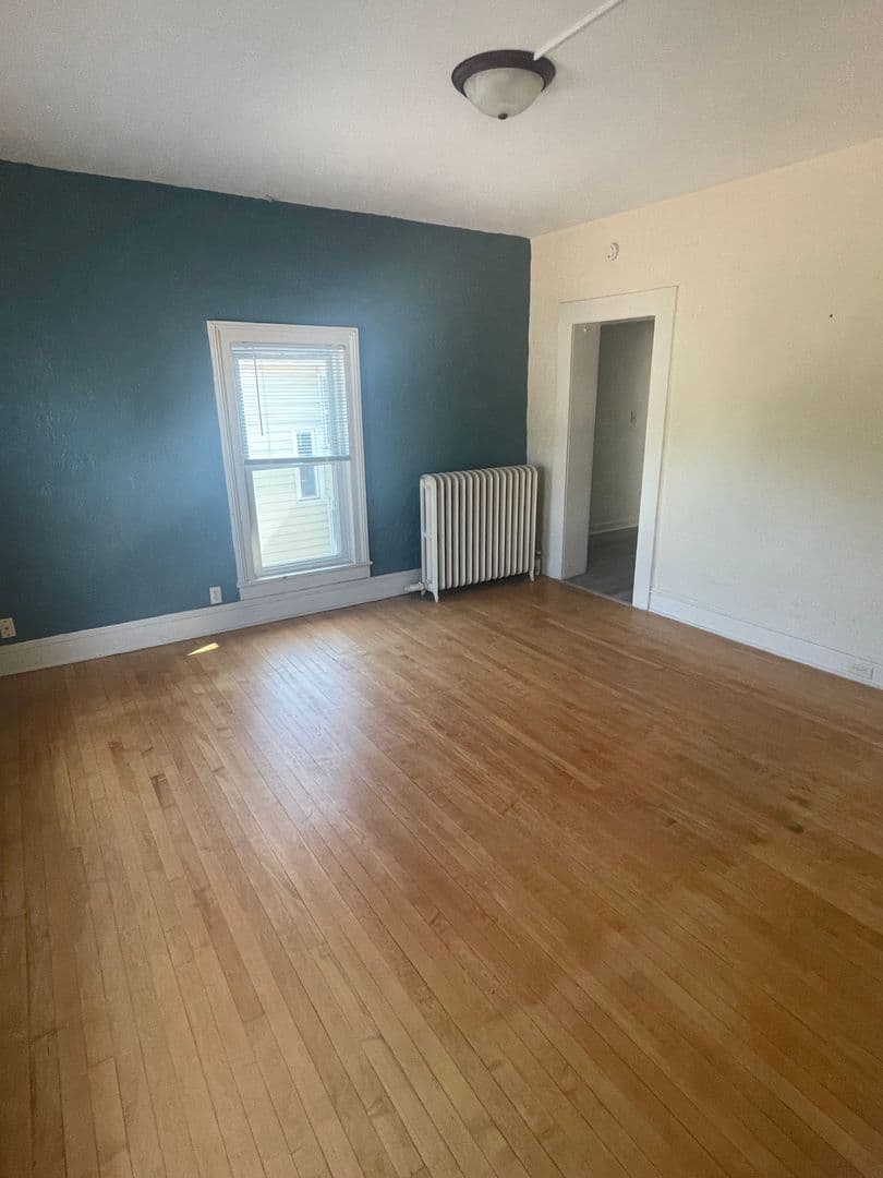 Oshkosh Apartment: 621 Jackson Street
