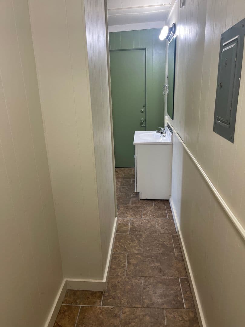 Oshkosh Apartment: 621 Jackson Street