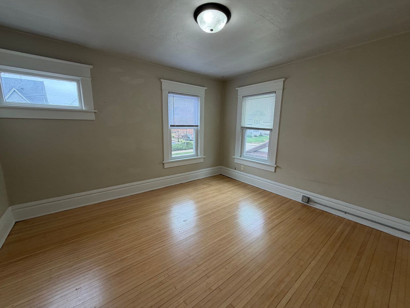 Oshkosh Apartment: 509 High Ave