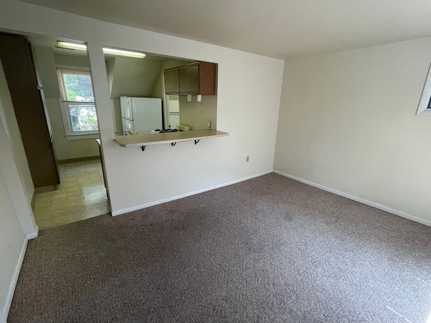 Oshkosh Apartment: 612 Jackson